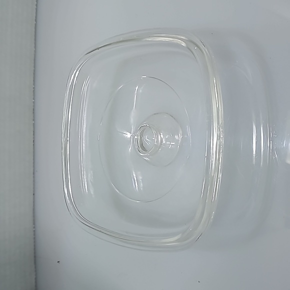 Pyrex A70 7x7" casserole lid - Picture 2 of 2